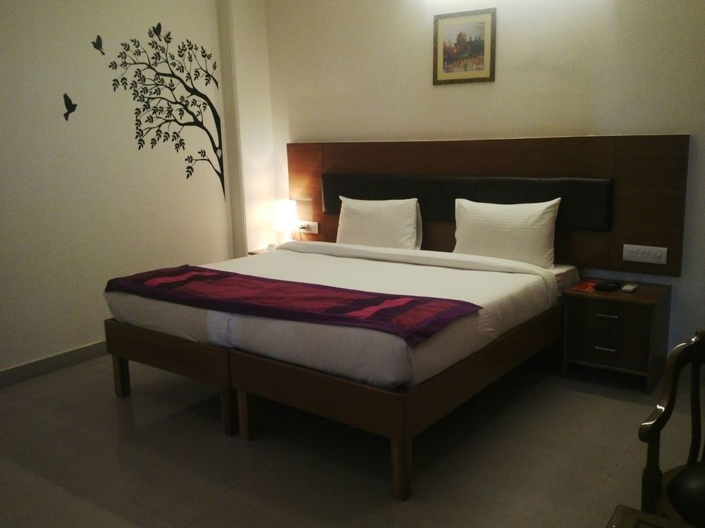 Red Carpet Hotels Noida Kültér fotó