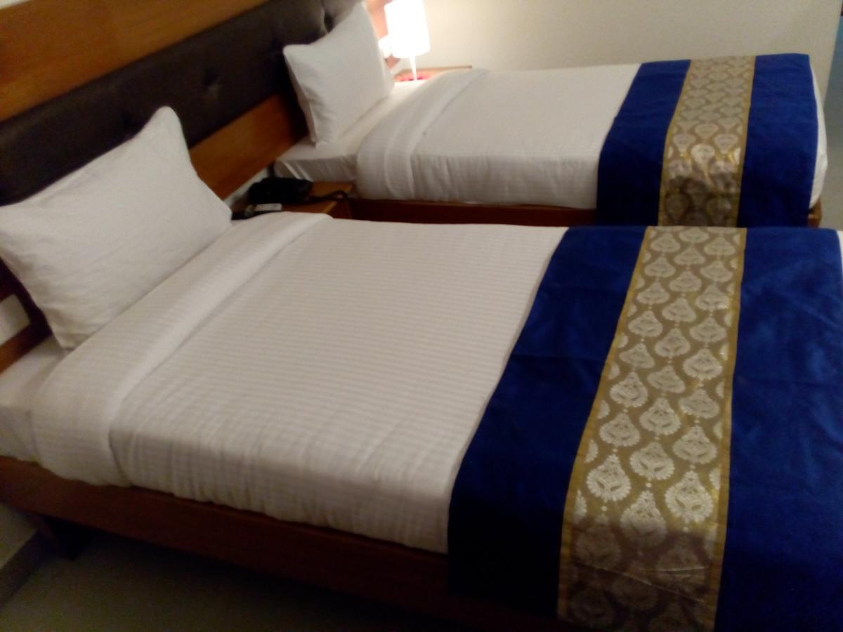 Red Carpet Hotels Noida Kültér fotó
